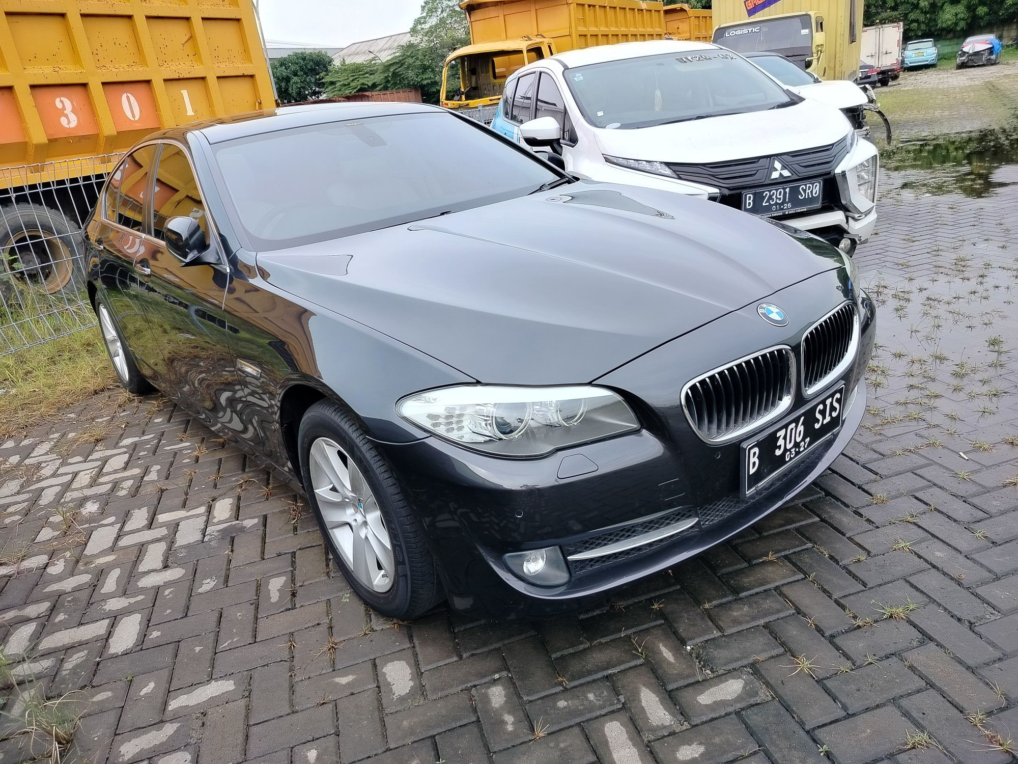 2011 BMW 5 Series Sedan  528i Luxury Bekas 2011 BMW 5 Series Sedan  528i Luxury Bekas