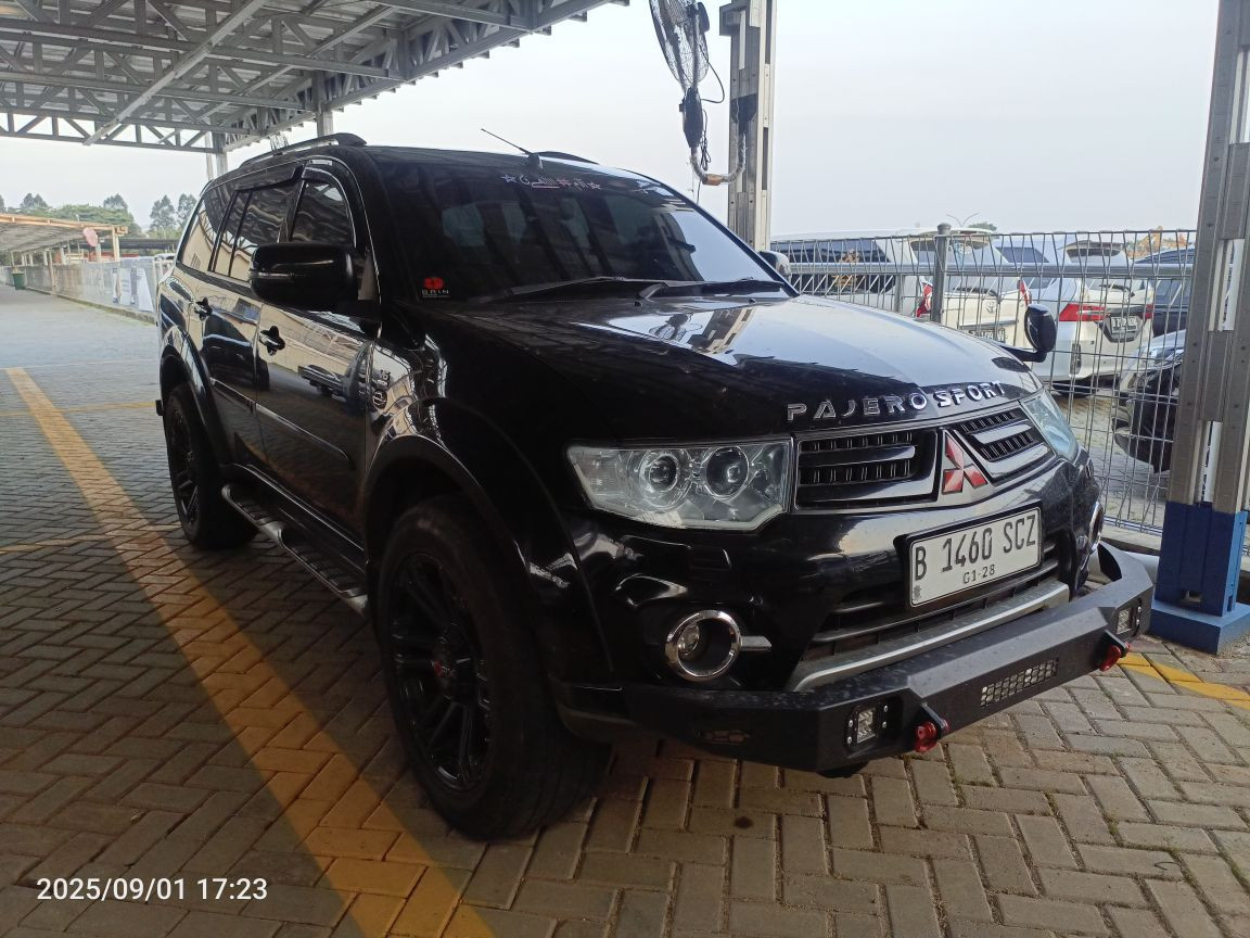 2014 Mitsubishi Pajero Sport  Exceed 4x2 Bekas 2014 Mitsubishi Pajero Sport  Exceed 4x2 Bekas