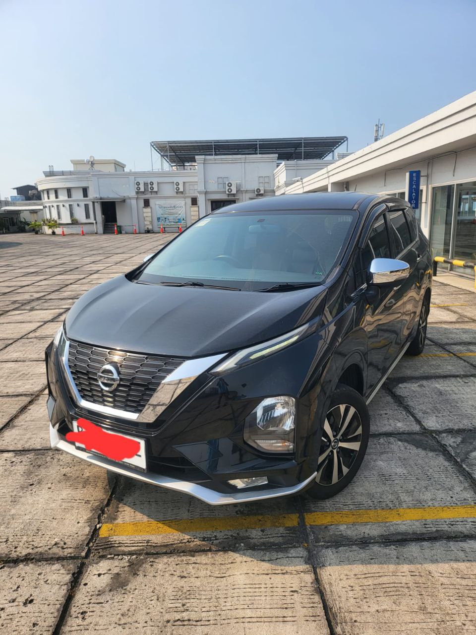 2019 Nissan Livina  VL AT Bekas 2019 Nissan Livina  VL AT Bekas