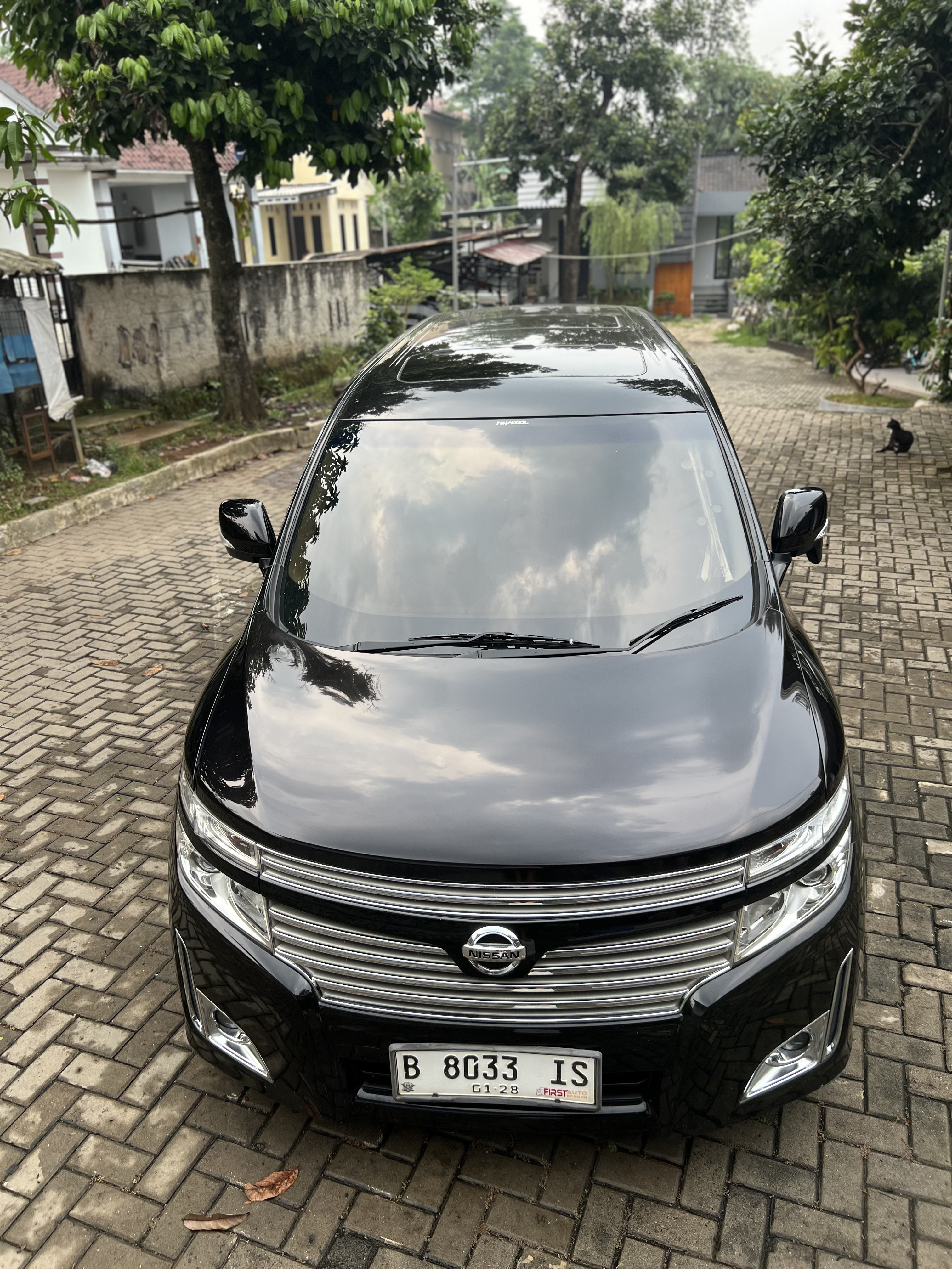 Second Hand 2011 Nissan Elgrand 3.5 HIGHWAY STAR Second Hand 2011 Nissan Elgrand 3.5 HIGHWAY STAR