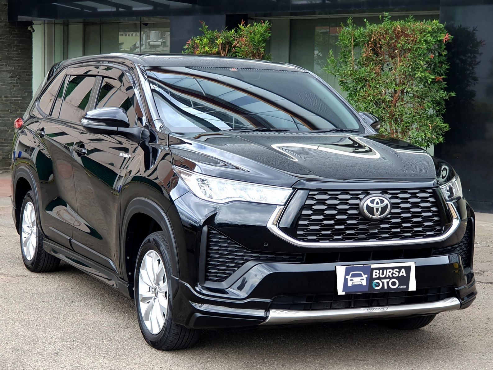 2022 Toyota Kijang Innova Zenix Hybrid EV 2022 Toyota Kijang Innova Zenix Hybrid EV