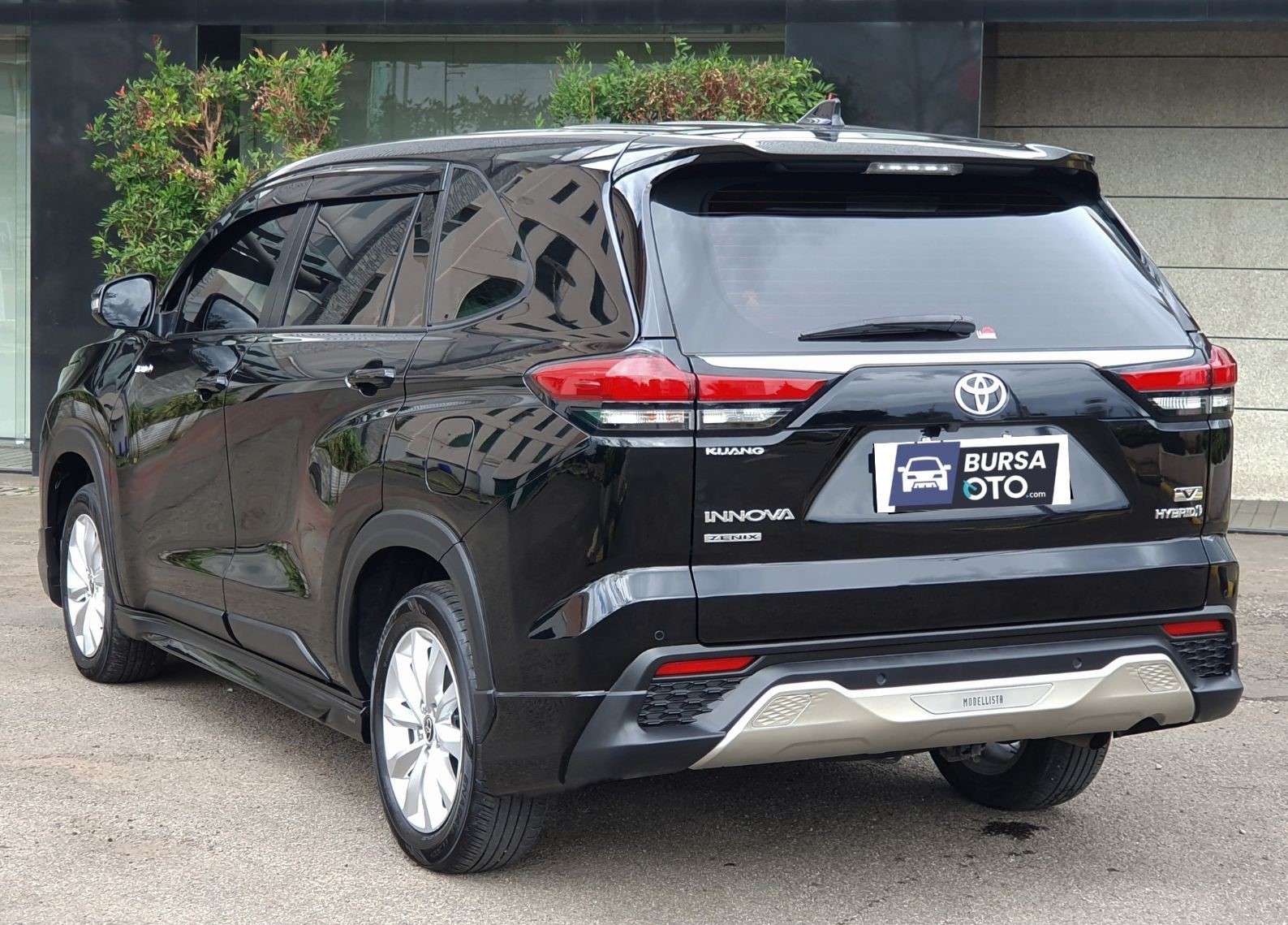 2022 Toyota Kijang Innova Zenix Hybrid EV 2022 Toyota Kijang Innova Zenix Hybrid EV