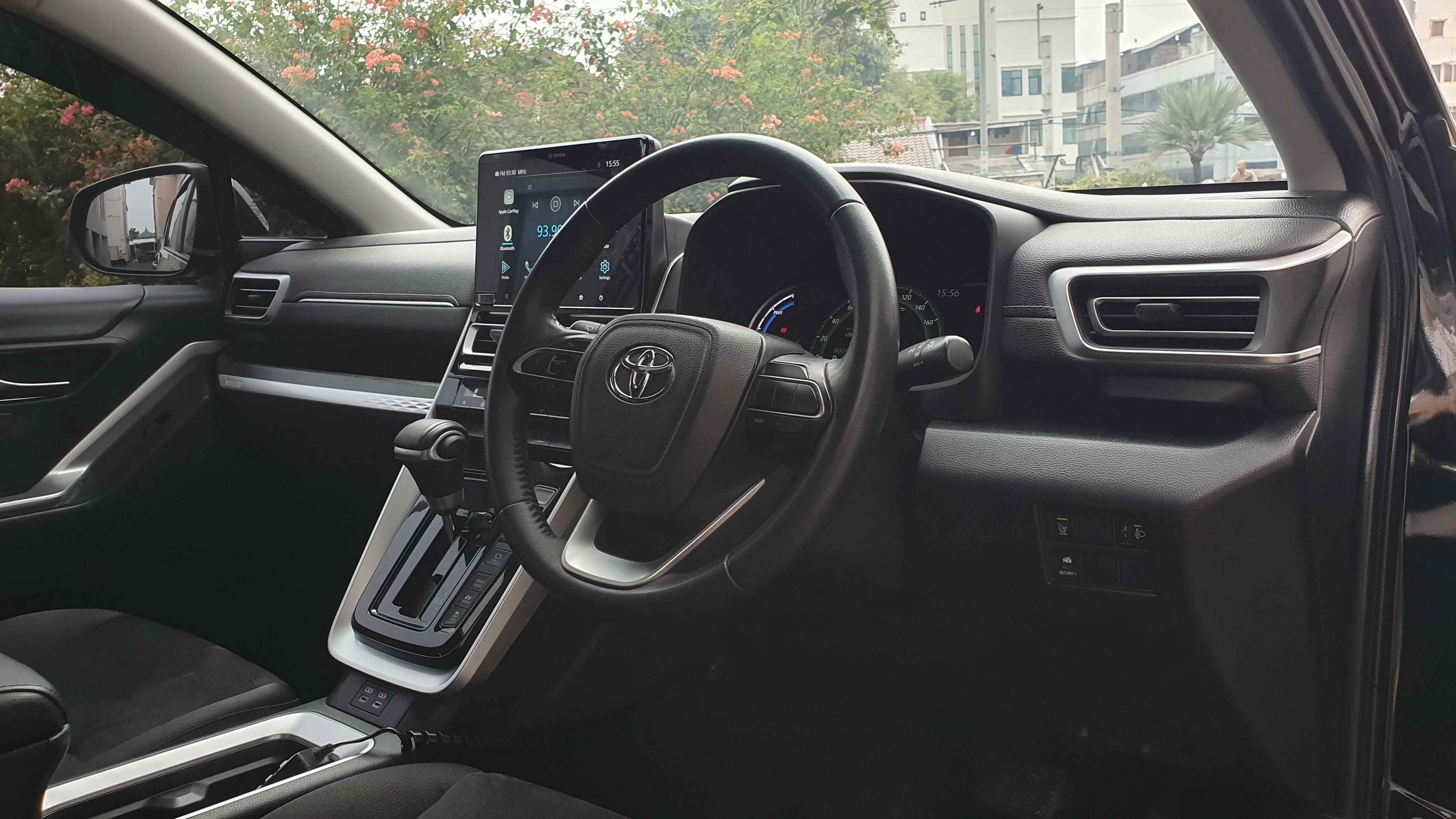 2022 Toyota Kijang Innova Zenix Hybrid EV 2022 Toyota Kijang Innova Zenix Hybrid EV