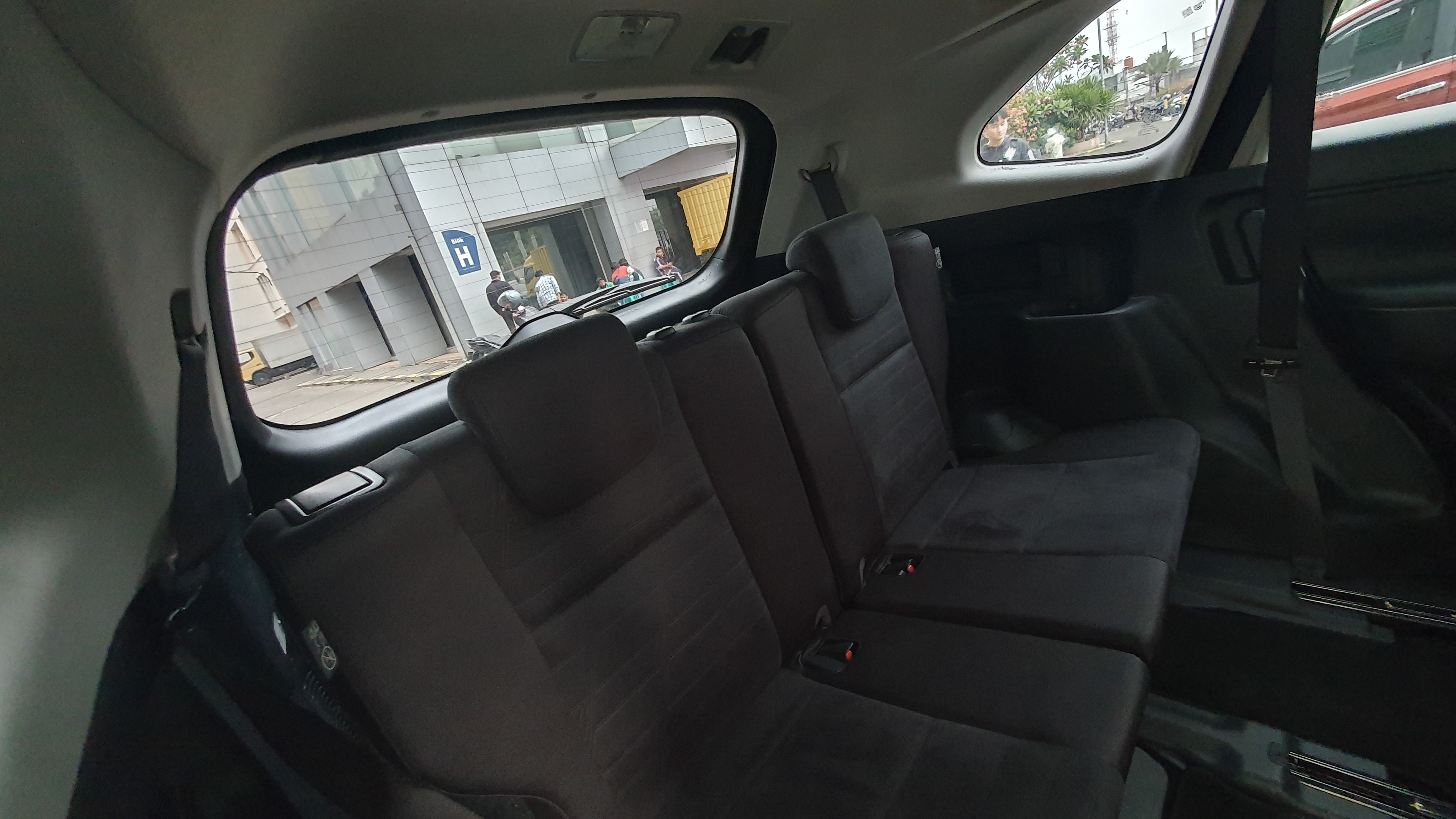 2022 Toyota Kijang Innova Zenix Hybrid EV 2022 Toyota Kijang Innova Zenix Hybrid EV