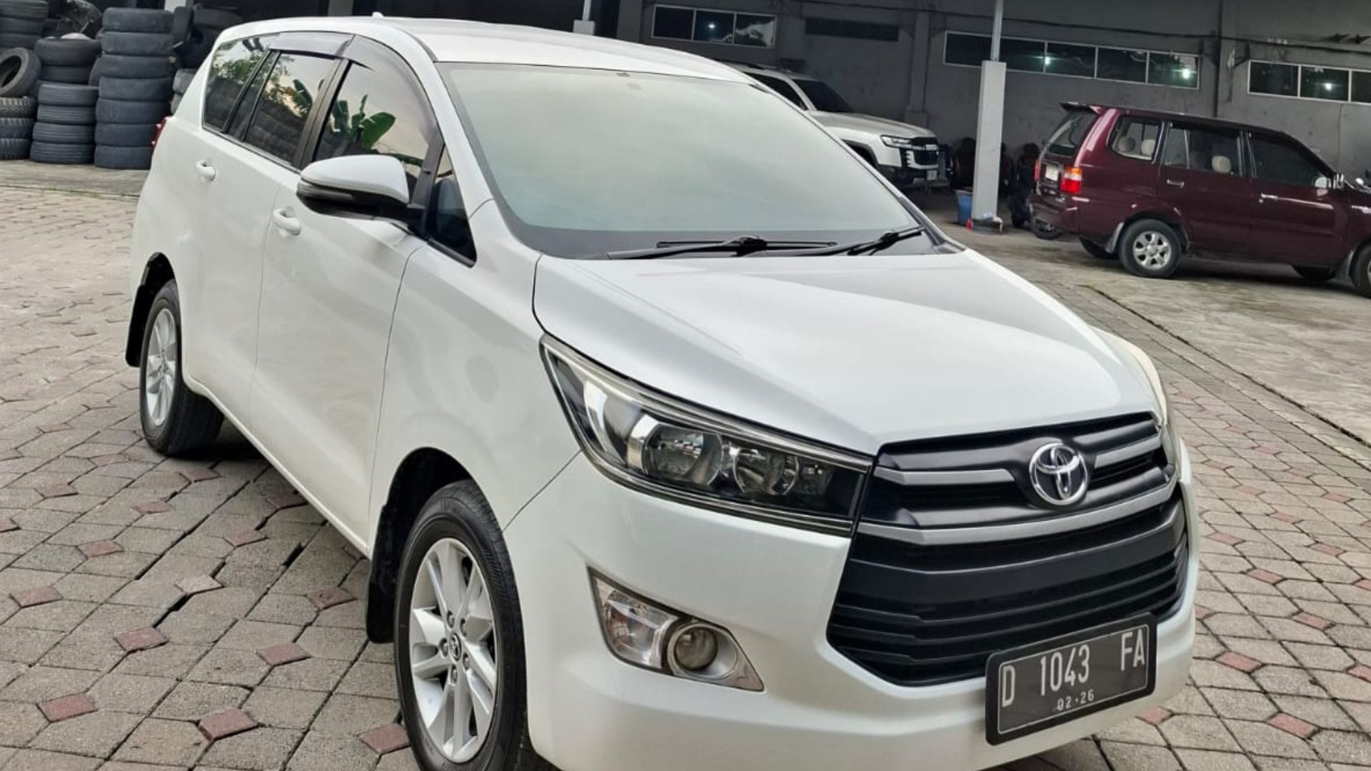 2016 Toyota Kijang Innova REBORN 2.4 G MT DIESEL 2016 Toyota Kijang Innova REBORN 2.4 G MT DIESEL