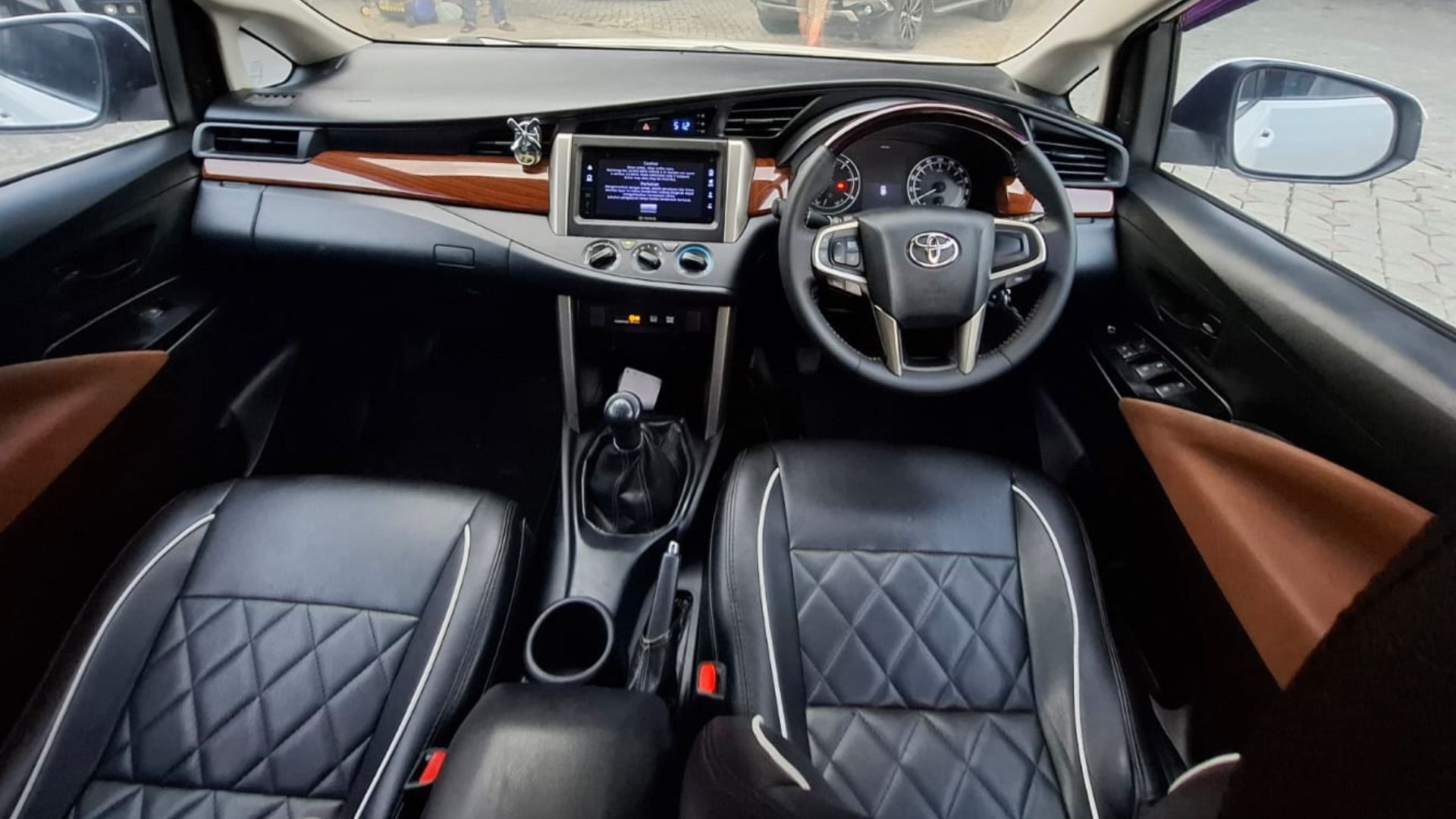 2016 Toyota Kijang Innova REBORN 2.4 G MT DIESEL 2016 Toyota Kijang Innova REBORN 2.4 G MT DIESEL