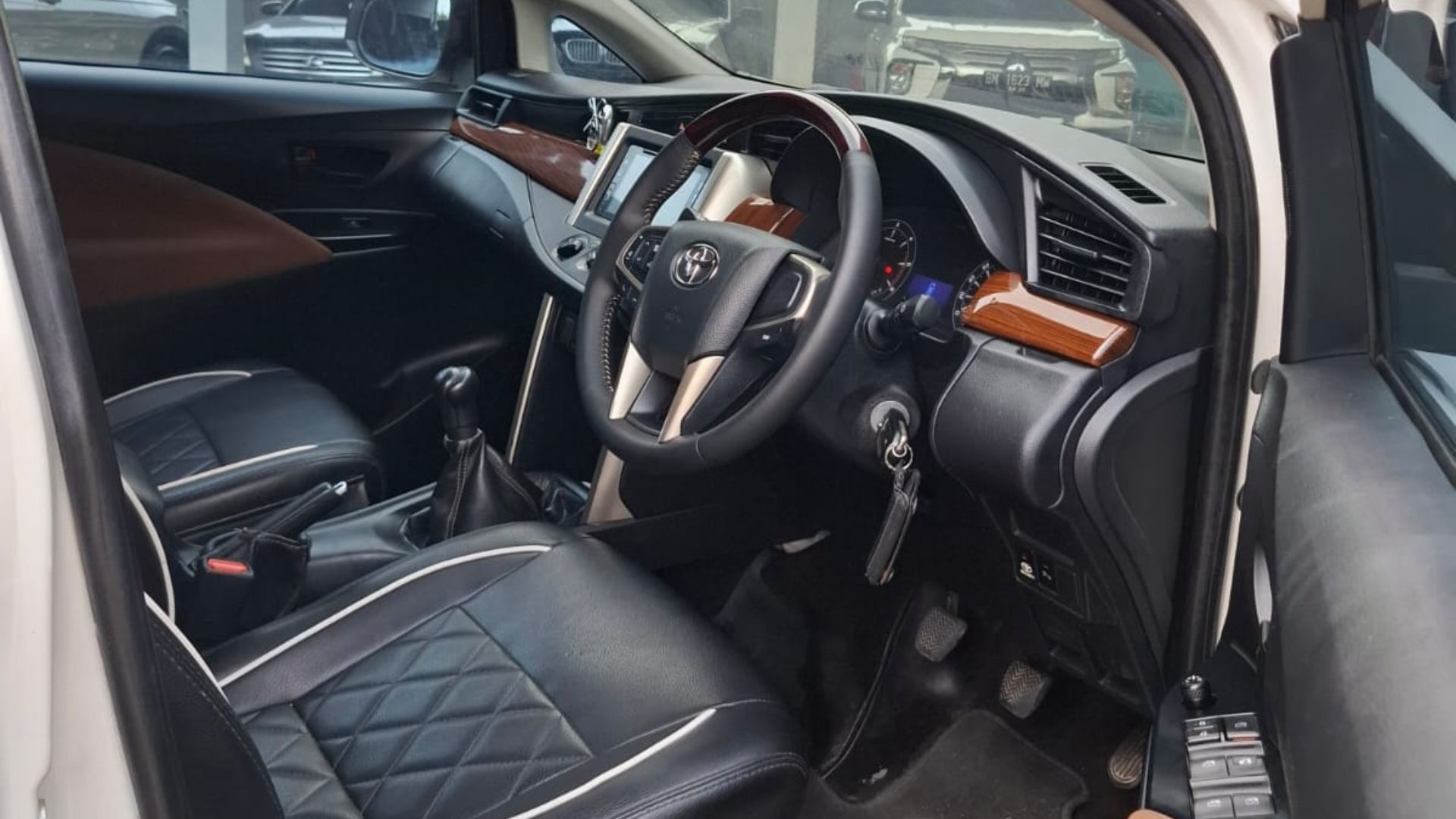 2016 Toyota Kijang Innova REBORN 2.4 G MT DIESEL 2016 Toyota Kijang Innova REBORN 2.4 G MT DIESEL