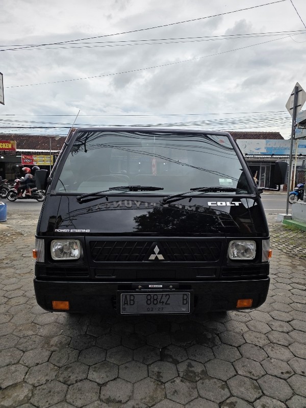 2022 Mitsubishi L300