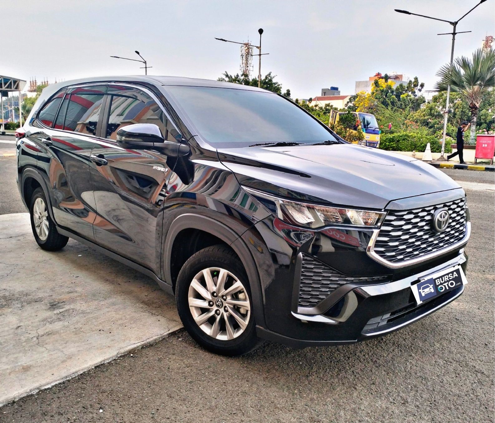 2024 Toyota Kijang Innova Zenix Hybrid EV 2024 Toyota Kijang Innova Zenix Hybrid EV