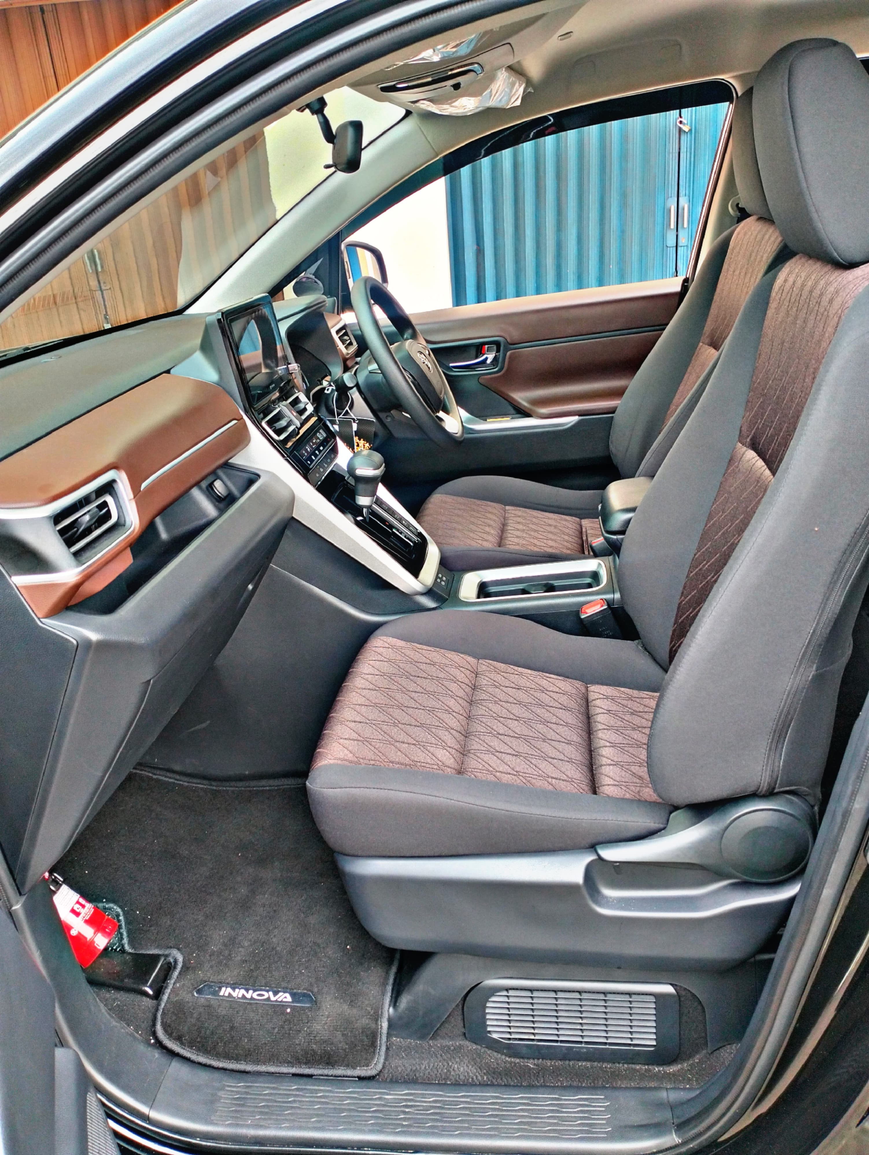2024 Toyota Kijang Innova Zenix Hybrid EV 2024 Toyota Kijang Innova Zenix Hybrid EV