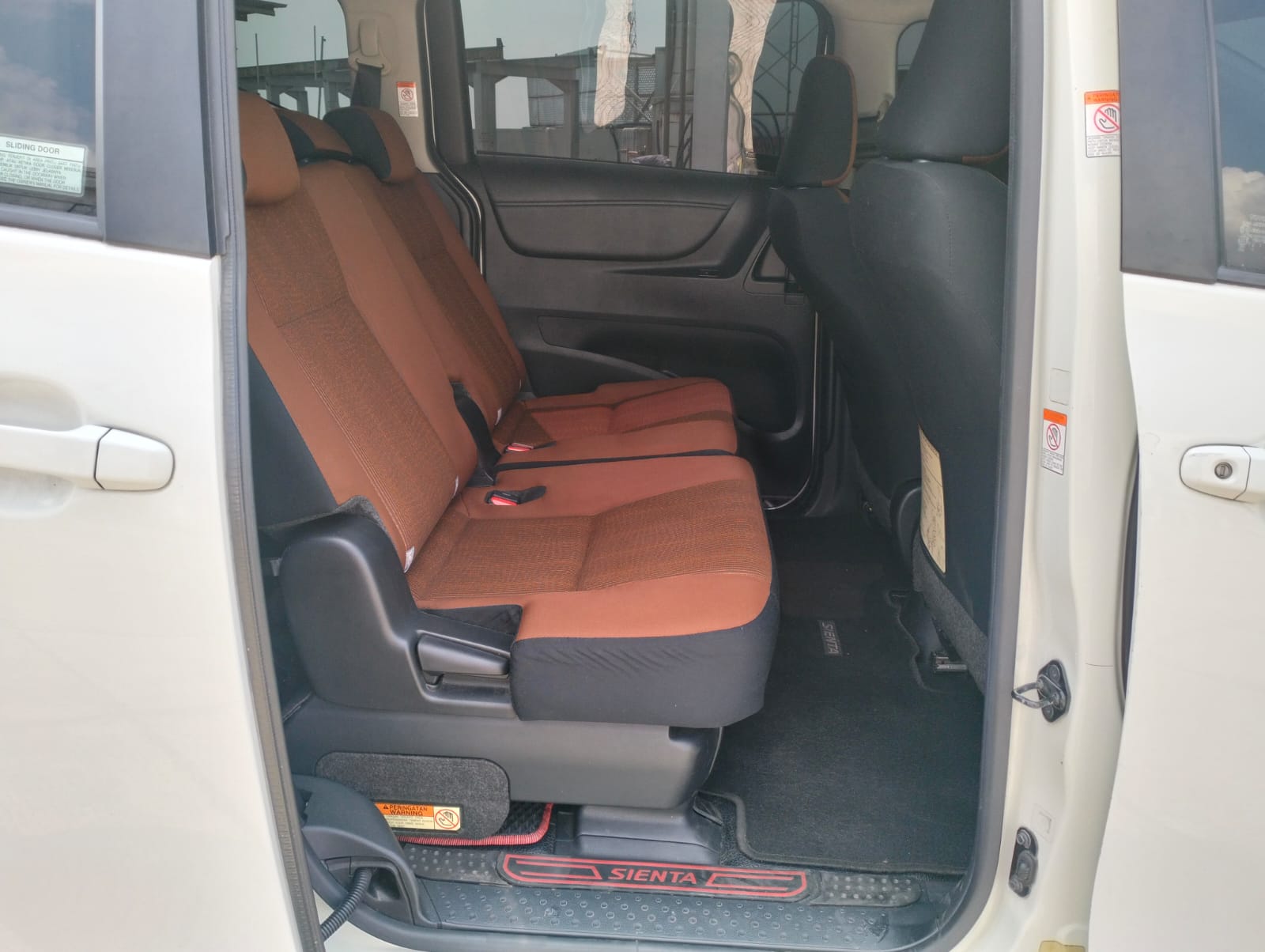 2017 Toyota Sienta 2017 Toyota Sienta