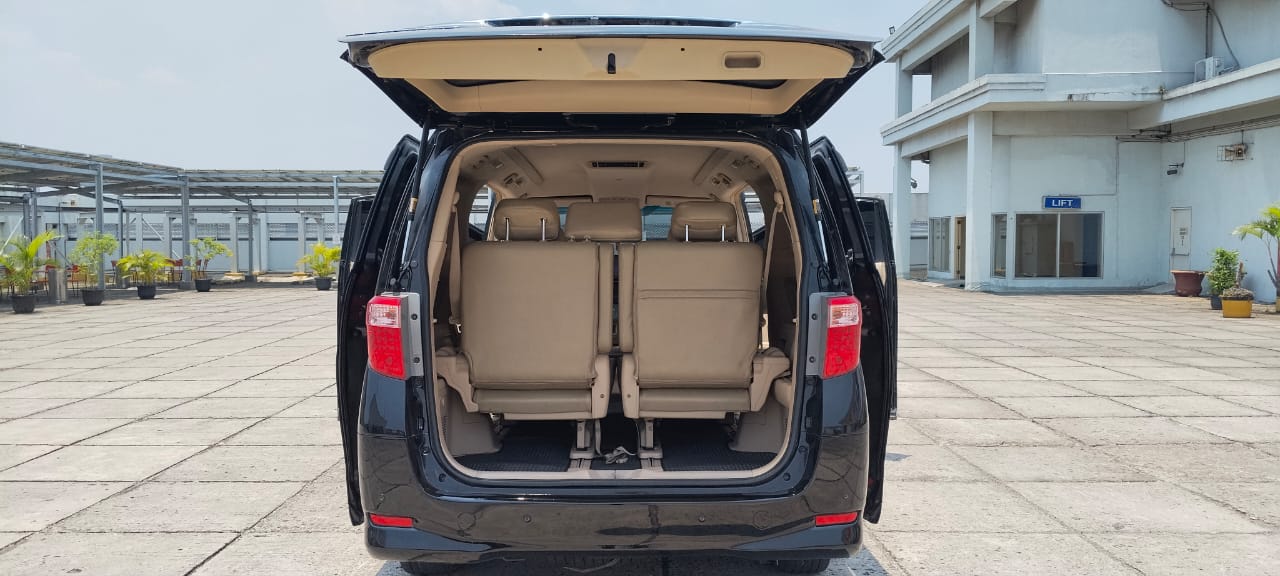 2012 Toyota Alphard 2012 Toyota Alphard