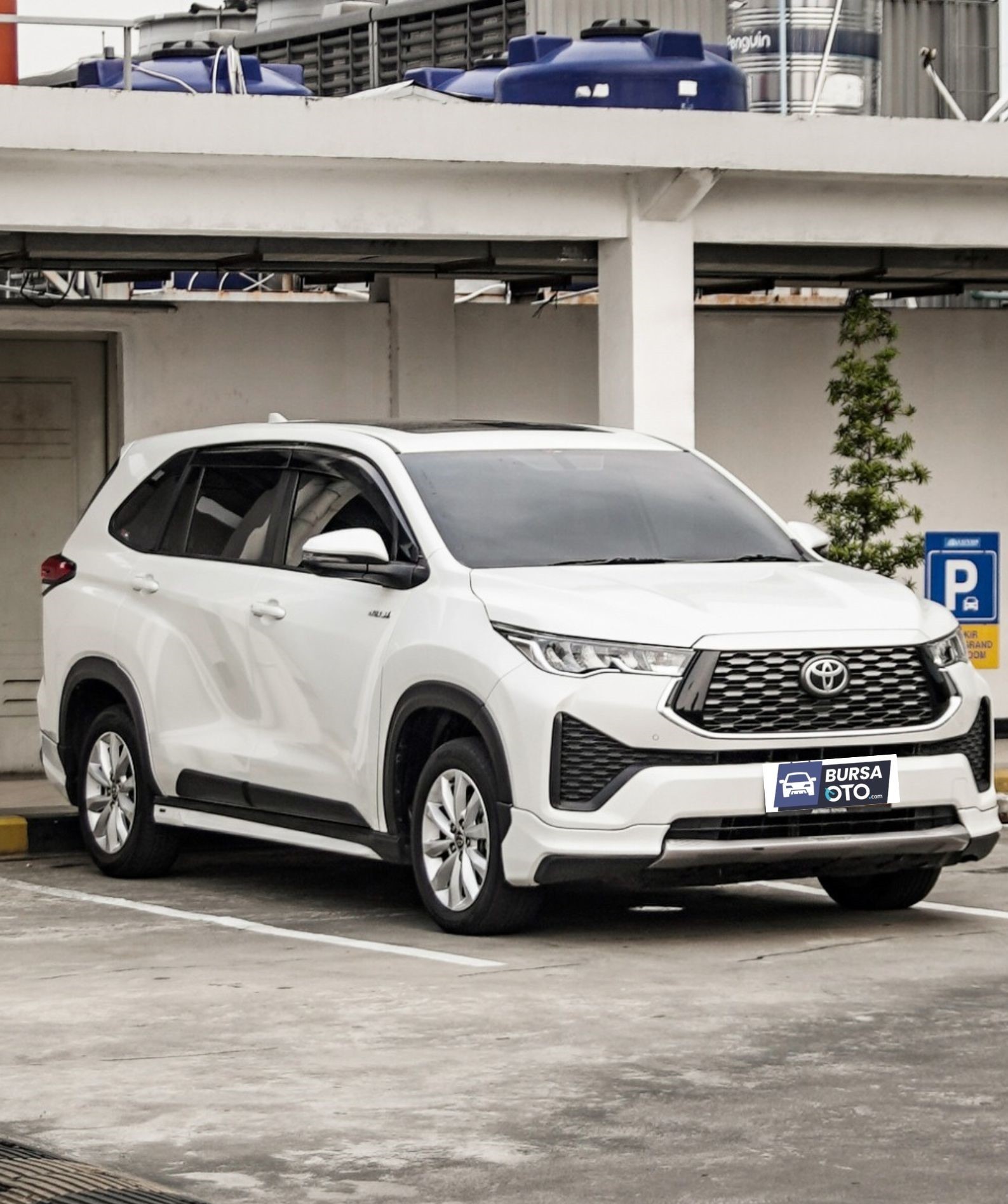 Second Hand 2023 Toyota Kijang Innova Zenix Hybrid EV Second Hand 2023 Toyota Kijang Innova Zenix Hybrid EV