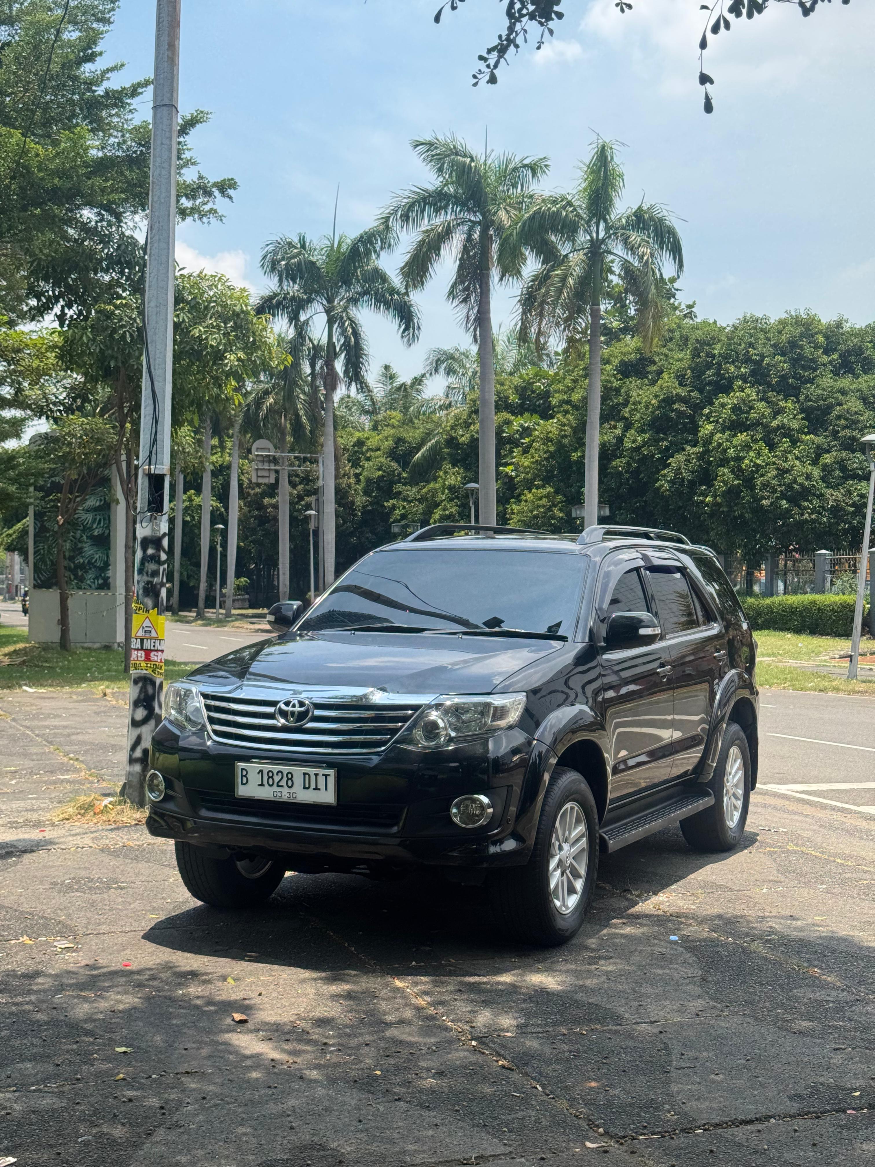 2012 Toyota Fortuner 2.4 G AT 2012 Toyota Fortuner 2.4 G AT