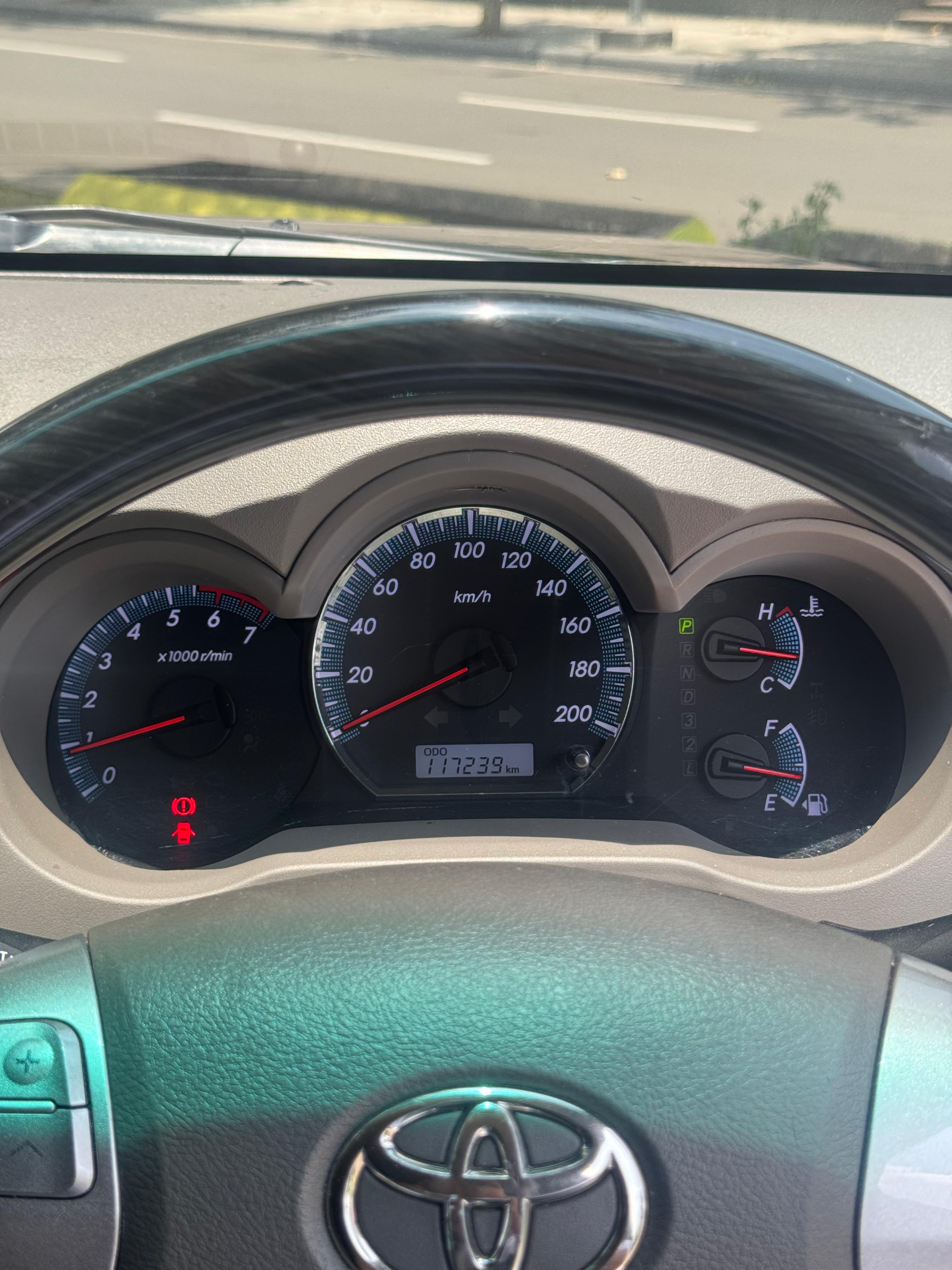 2012 Toyota Fortuner 2.4 G AT 2012 Toyota Fortuner 2.4 G AT