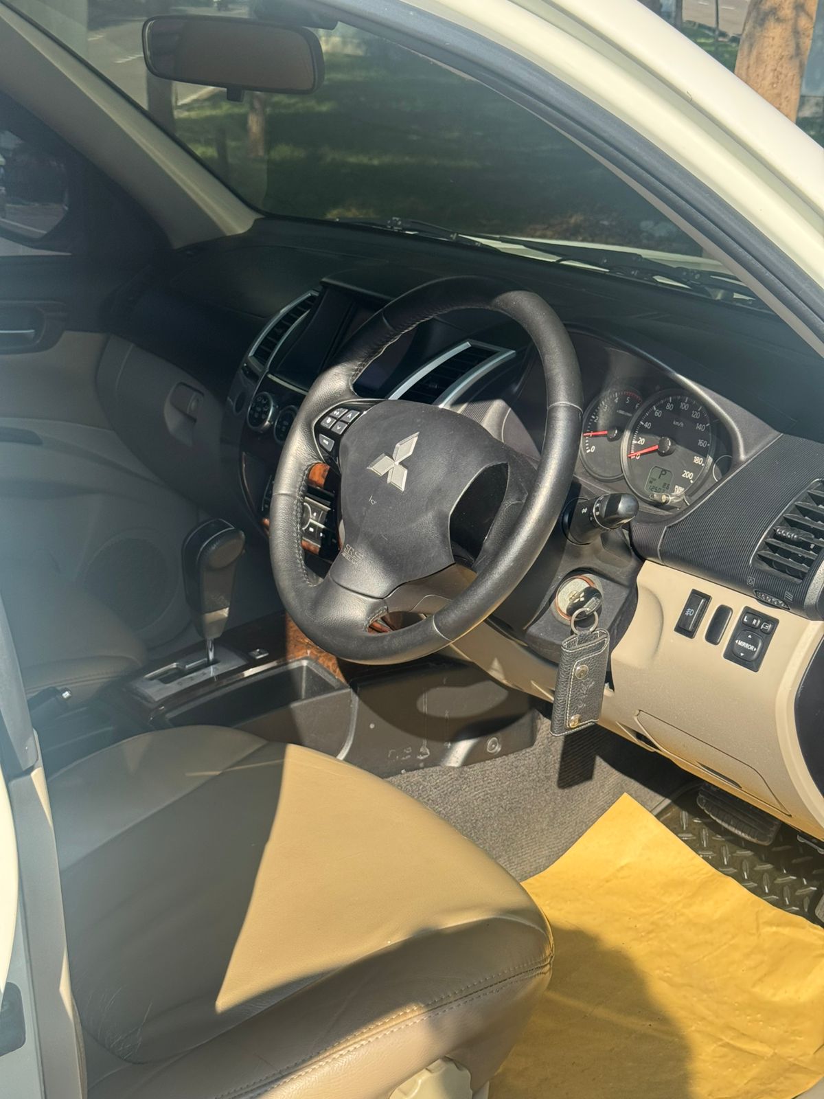 2012 Mitsubishi Pajero Sport 2012 Mitsubishi Pajero Sport