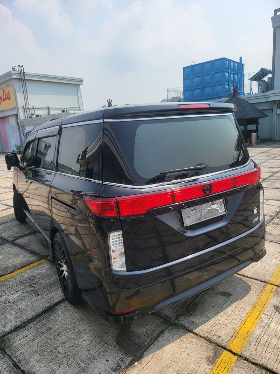 2011 Nissan Elgrand 2011 Nissan Elgrand