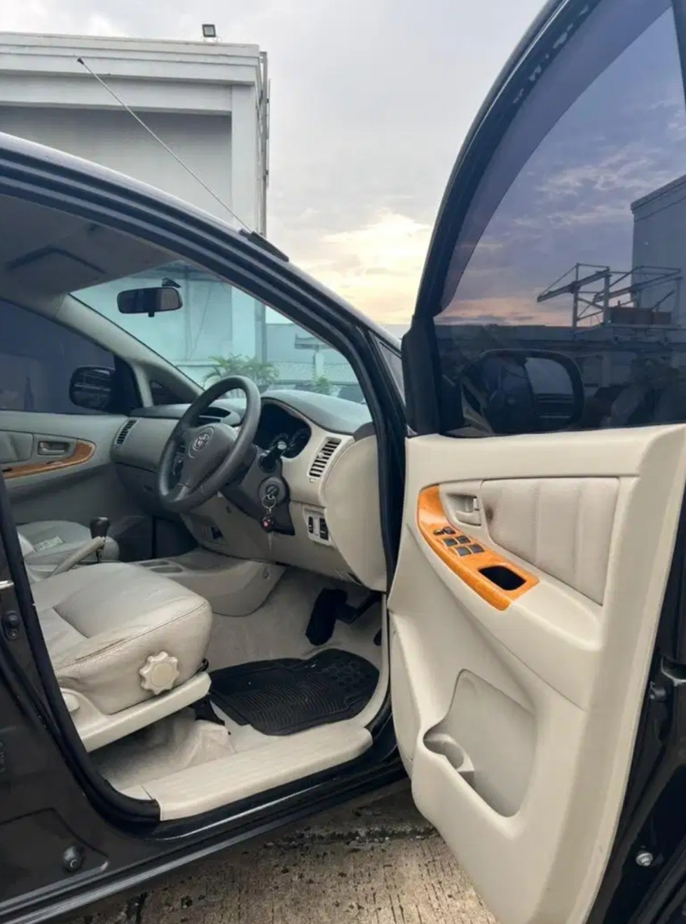 2009 Toyota Kijang Innova 2009 Toyota Kijang Innova