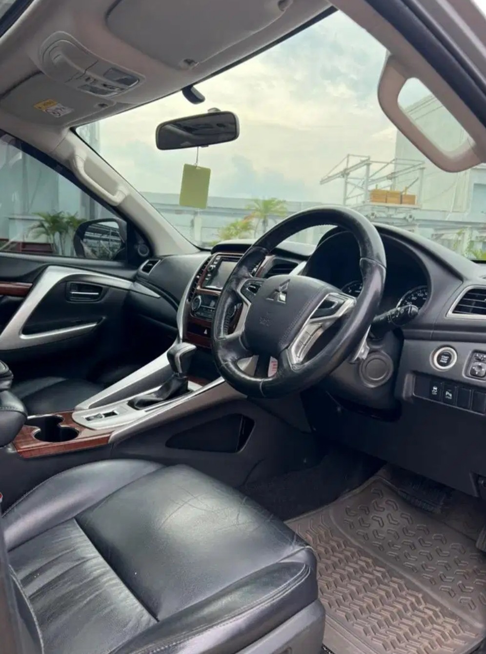 2017 Mitsubishi Pajero Sport 2017 Mitsubishi Pajero Sport