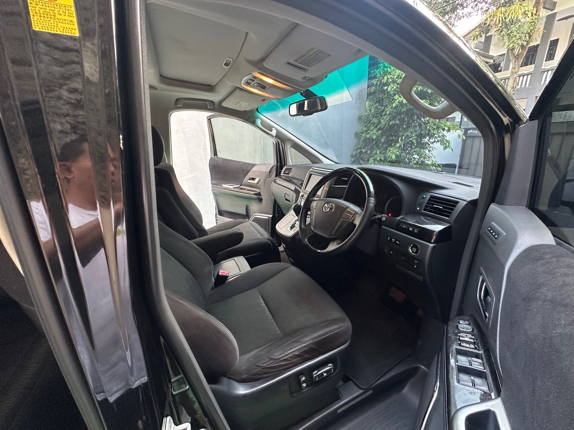 2013 Toyota Vellfire 2013 Toyota Vellfire