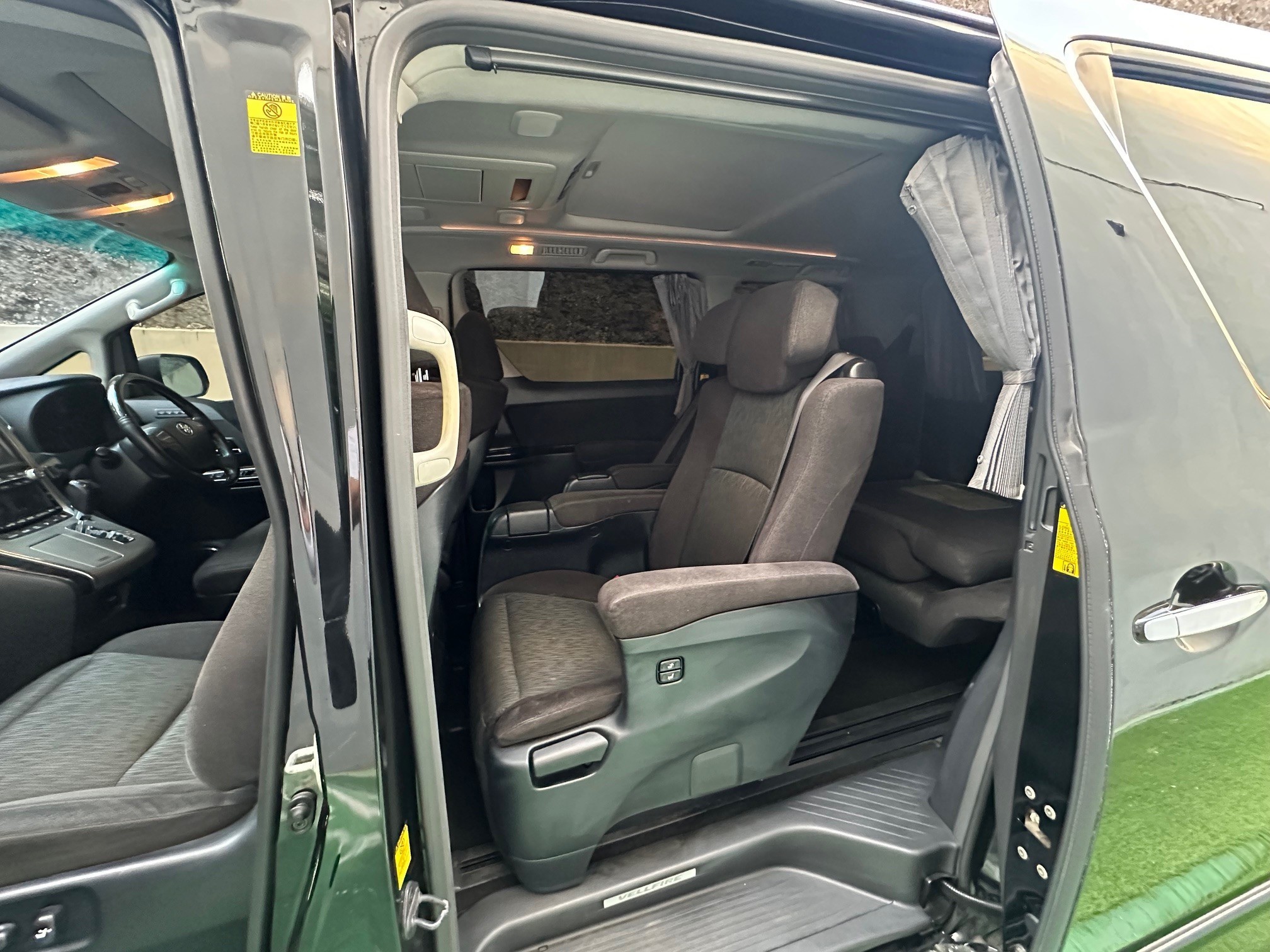 2013 Toyota Vellfire 2013 Toyota Vellfire