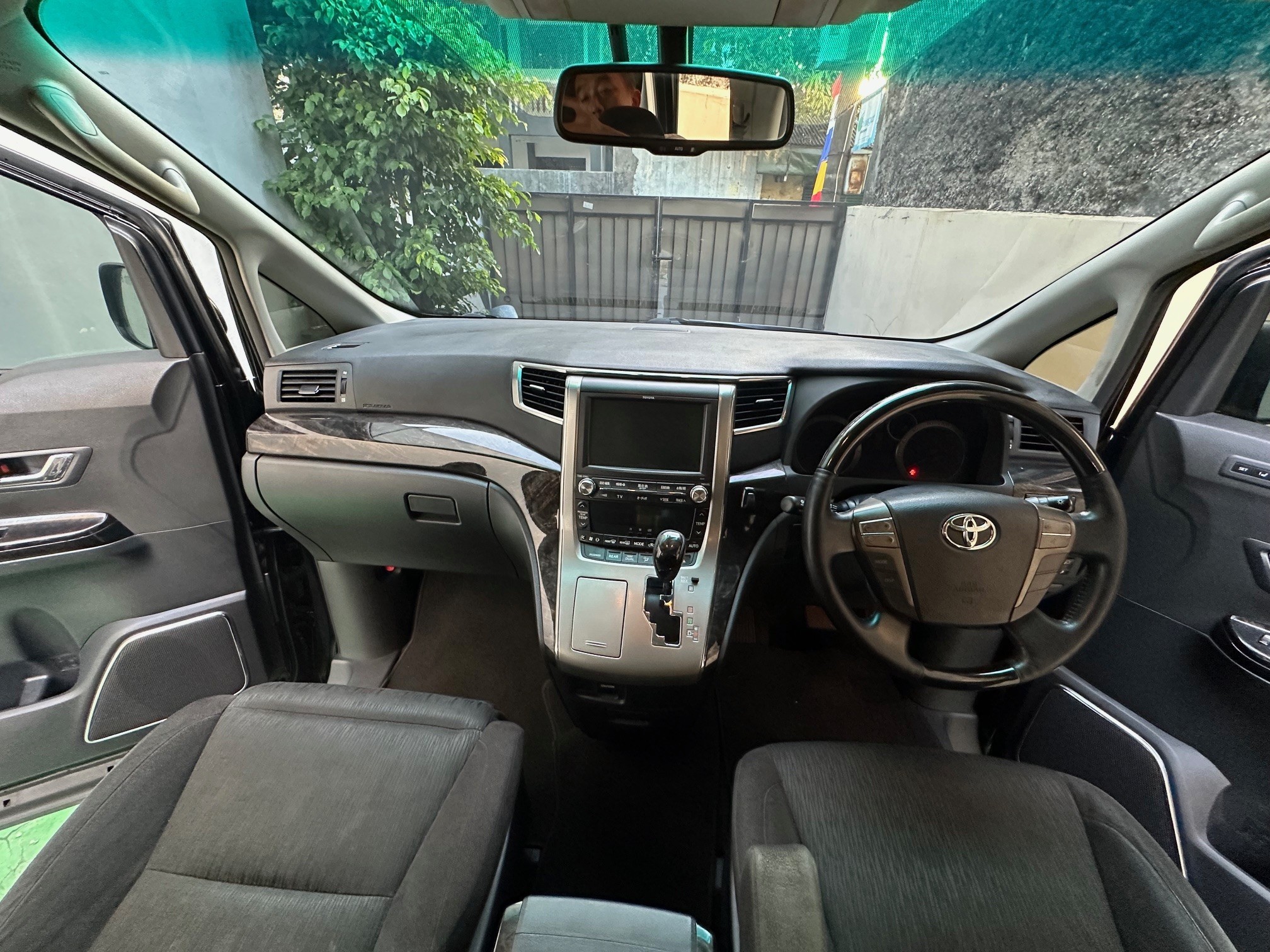 2013 Toyota Vellfire 2013 Toyota Vellfire