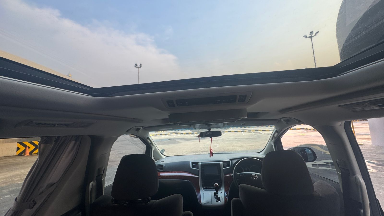 2010 Toyota Vellfire 2010 Toyota Vellfire