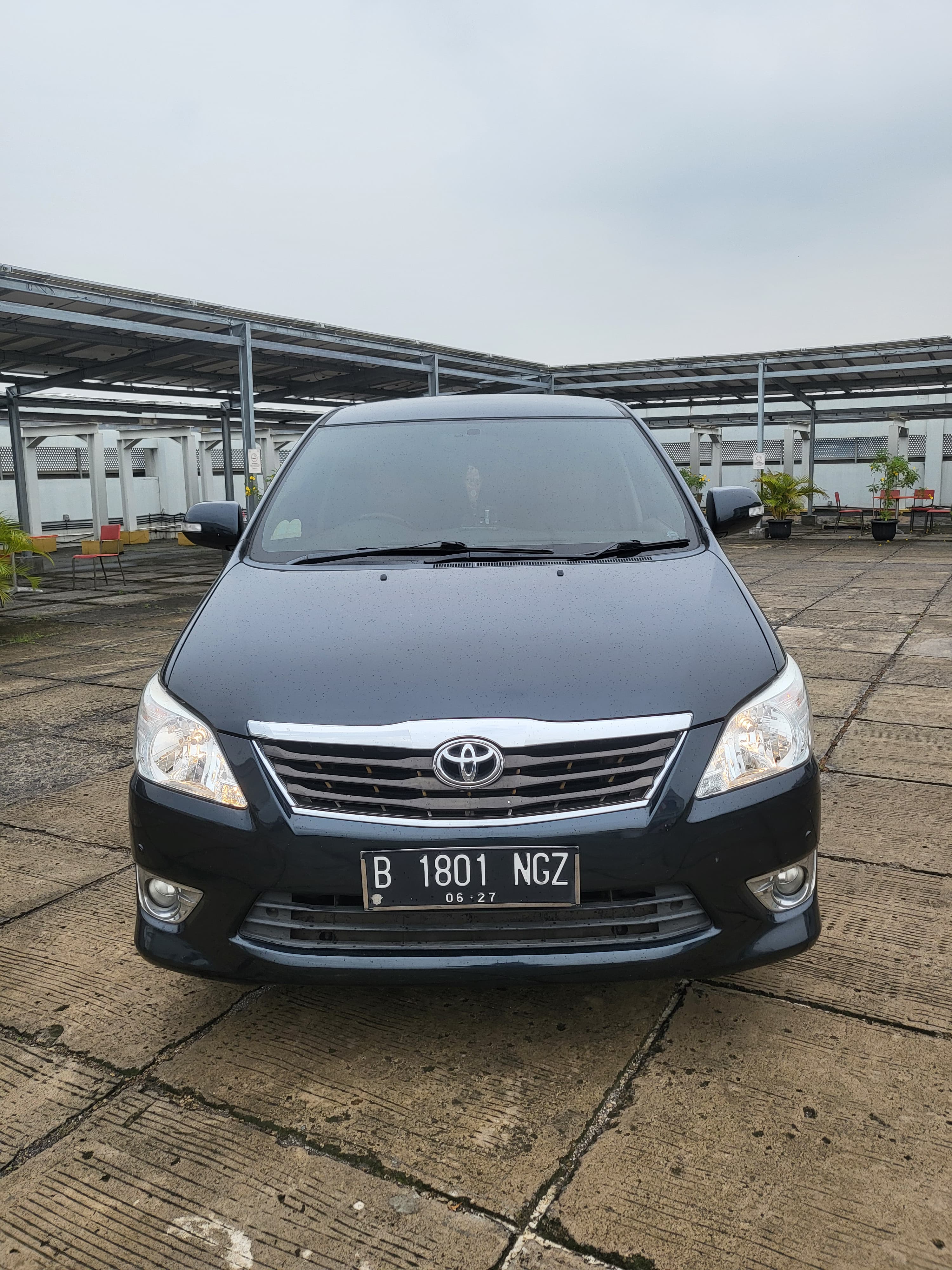 2013 Toyota Kijang Innova Bekas 2013 Toyota Kijang Innova Bekas