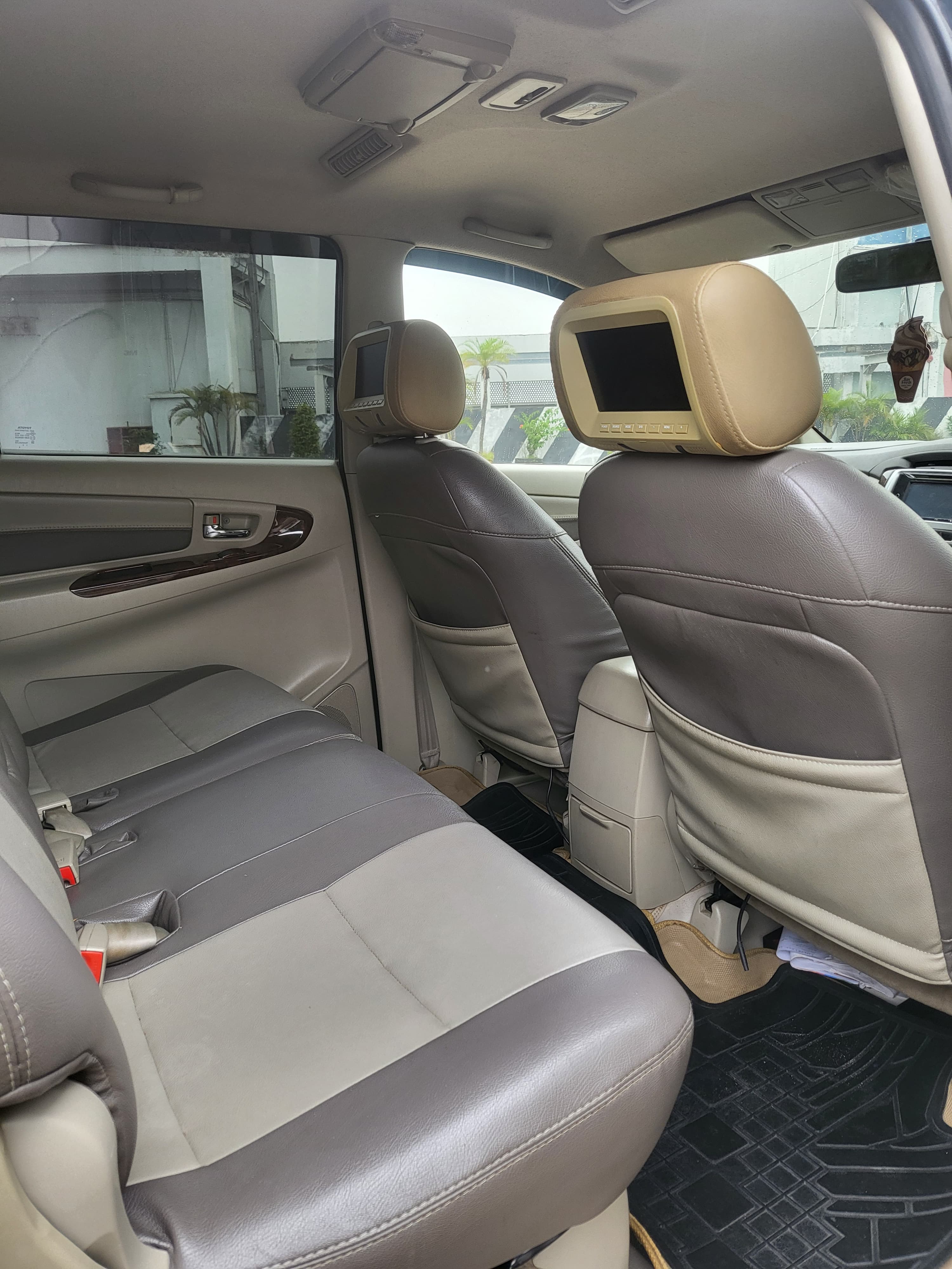 2013 Toyota Kijang Innova 2013 Toyota Kijang Innova