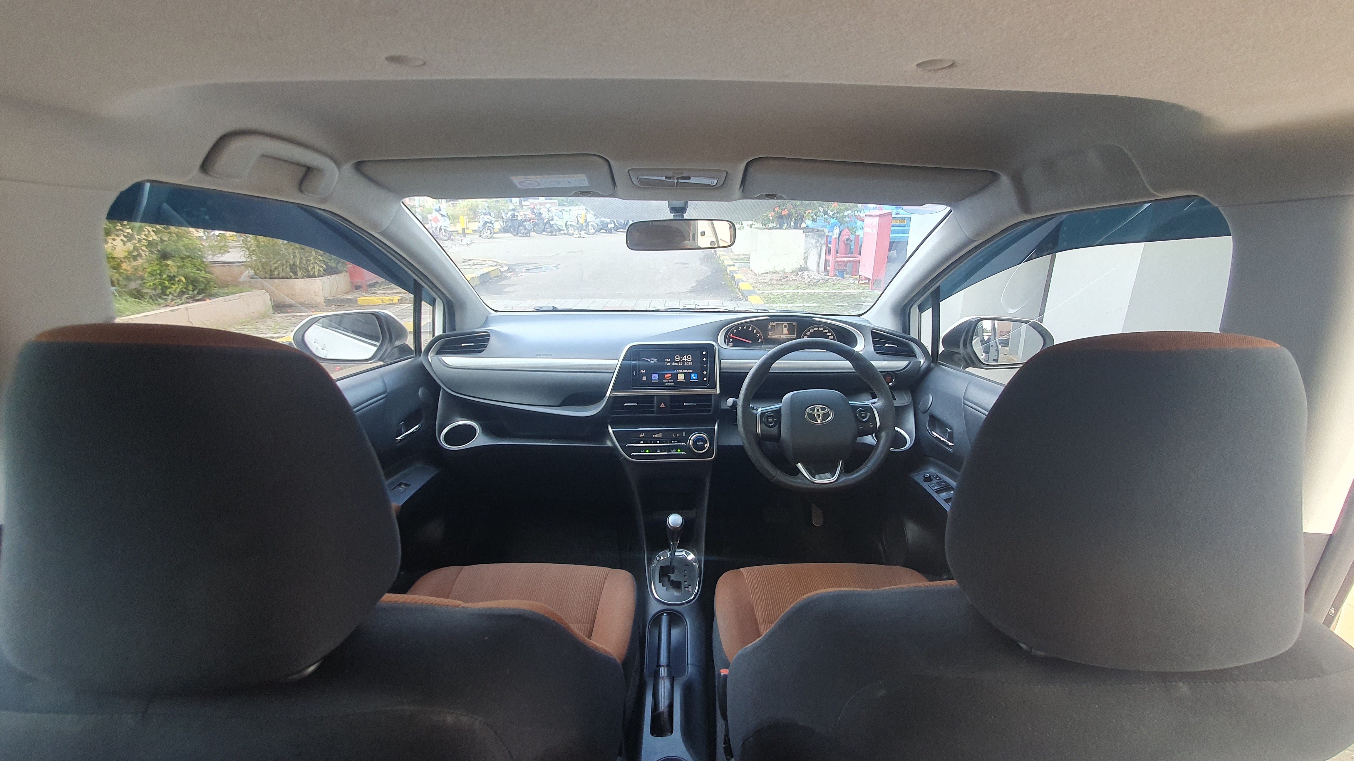 2017 Toyota Sienta 2017 Toyota Sienta