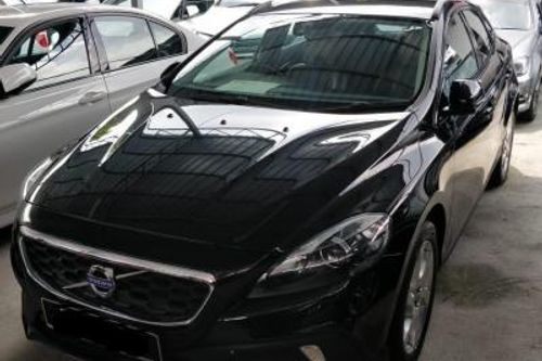 Used 2016 Volvo V40 Cross Country T5 (213 hp)