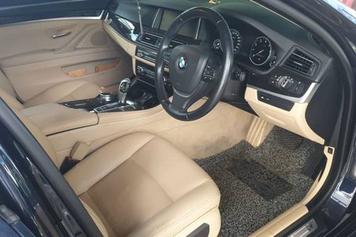 Old 2014 BMW 5 Series Sedan 528i M Sport
