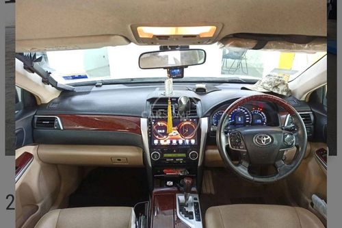 Second hand 2012 Toyota Camry 2.5V 