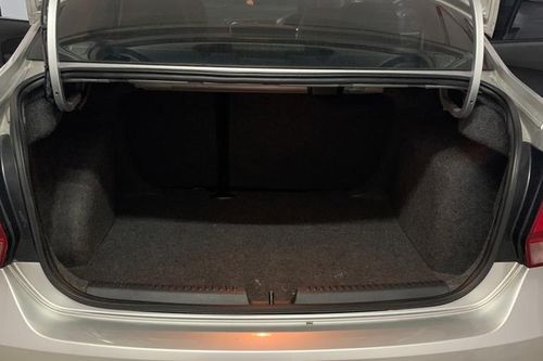 Terpakai 2015 Volkswagen Polo 1.6L Comfortline untuk Dijual