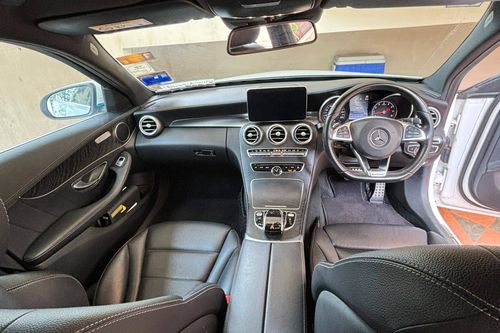 2016 Mercedes Benz C-Class Saloon C 200 AMG Line Terpakai