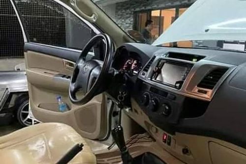 Old 2013 Toyota Hilux 2.4 G DSL 4x2 M/T
