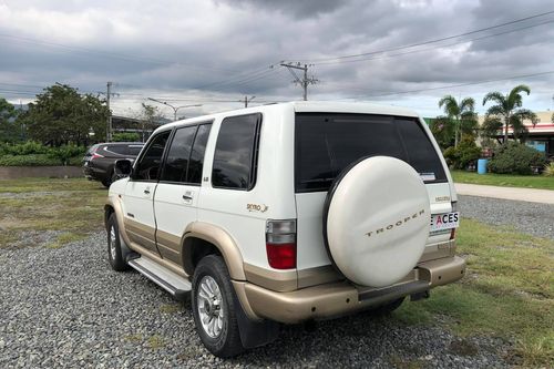 Old 2003 Isuzu Trooper 3.0 AT RWD