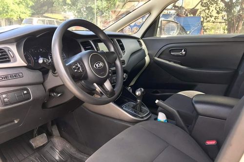 Old 2013 Kia Carens LX AT