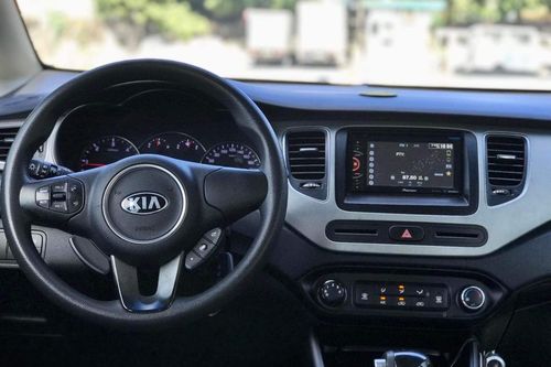 Second hand 2013 Kia Carens LX AT 