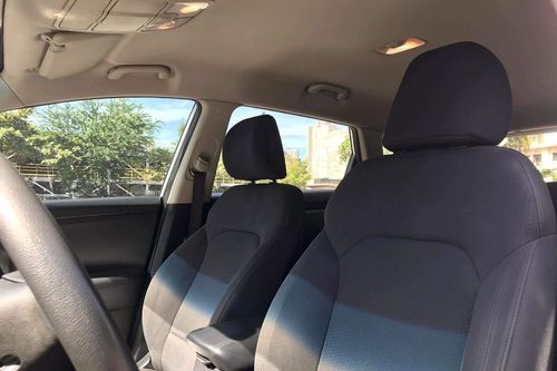 Used 2013 Kia Carens LX AT