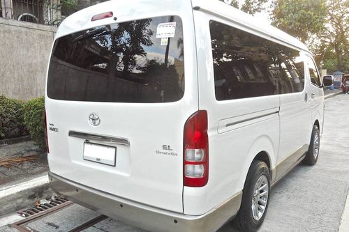 Old 2012 Toyota Hiace GL Grandia M/T