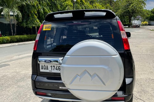 Old 2015 Ford Everest LIMITED 2.5 4x2 AT