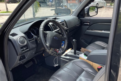 Second hand 2015 Ford Everest LIMITED 2.5 4x2 AT 