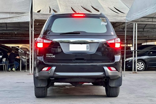 Used 2017 Isuzu mu-X LS-A RWD MT