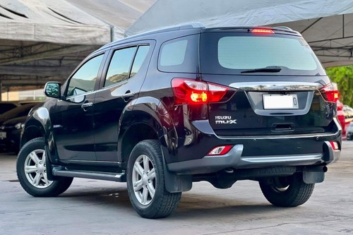 Second hand 2017 Isuzu mu-X LS-A RWD MT 