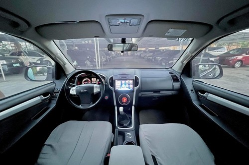 Used 2017 Isuzu mu-X LS-A RWD MT