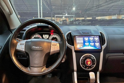 Used 2017 Isuzu mu-X LS-A RWD MT