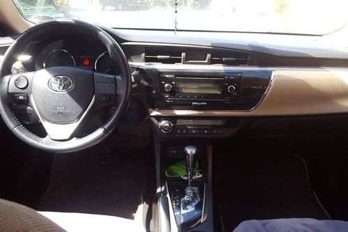 Old 2014 Toyota Corolla Altis 16 L V AT