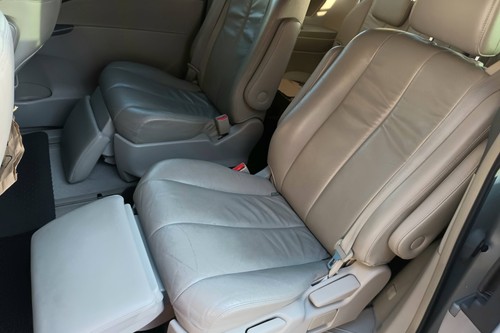 Old 2009 Toyota Previa 2.4L AT