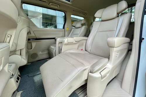 Used 2013 Toyota Alphard 3.5L AT